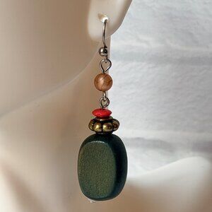 Chico’s Vintage Y2K Silver Tone Wood Bead Dangle Earrings New On Card Gray Pink